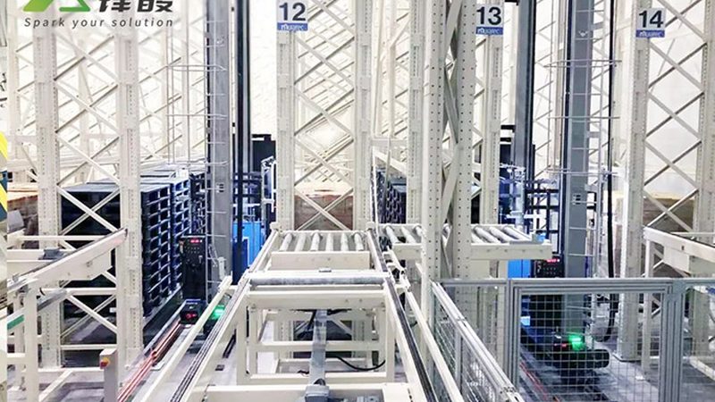 窄巷道电动叉车：仓储物流的“隐秘利器